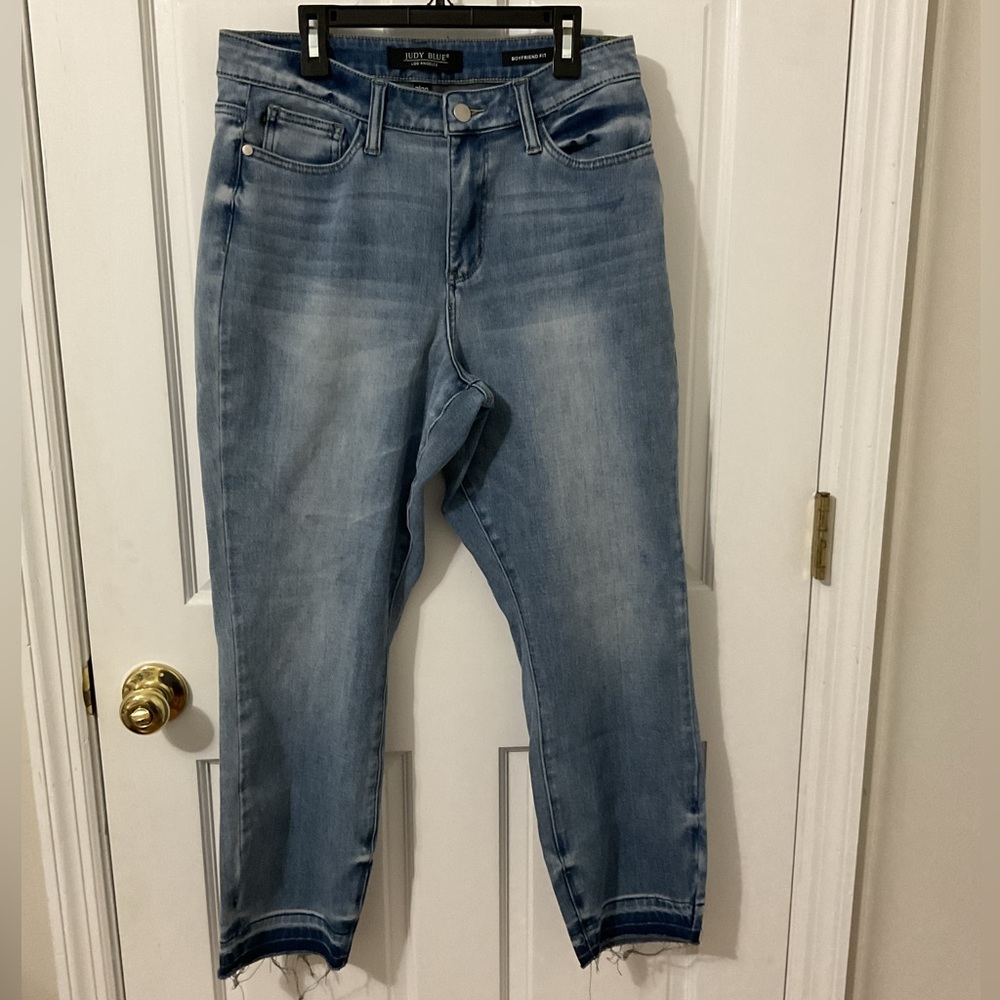 Judy Blue  Boyfriend Fit Denim  Jeans size 7/28 Raw hem